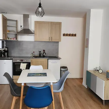 Appartement Tout Confort Vue Sur Les Forts Salins-les-Bains Exterior photo